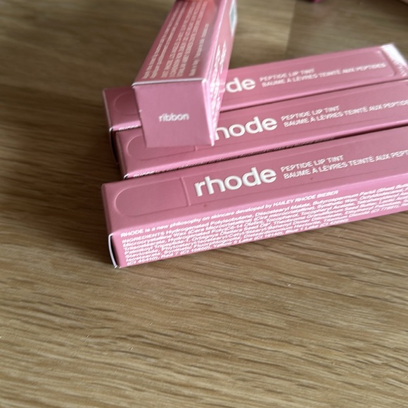NEW - rhode Peptide Lip Tint in Ribbon - Picture 4 of 9